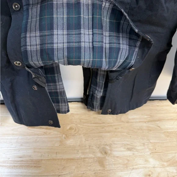 Levi's Women's Black Waxed Cloth Utility Jacket - Picture 11 of 11